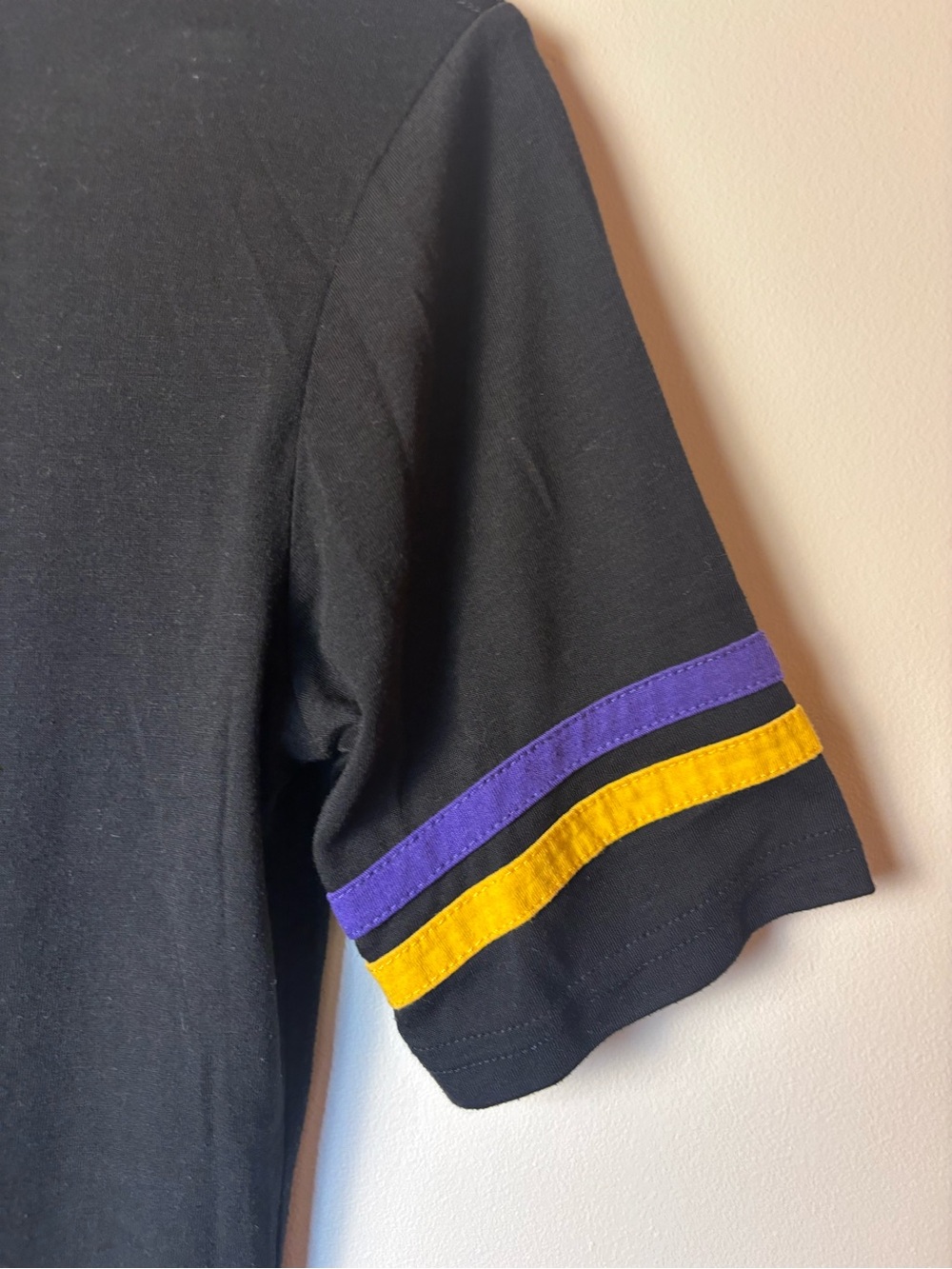 Colosseum Black V-Neck Tee with Purple Trim, Minnesota State Mankato, size M - Picture 6 of 7